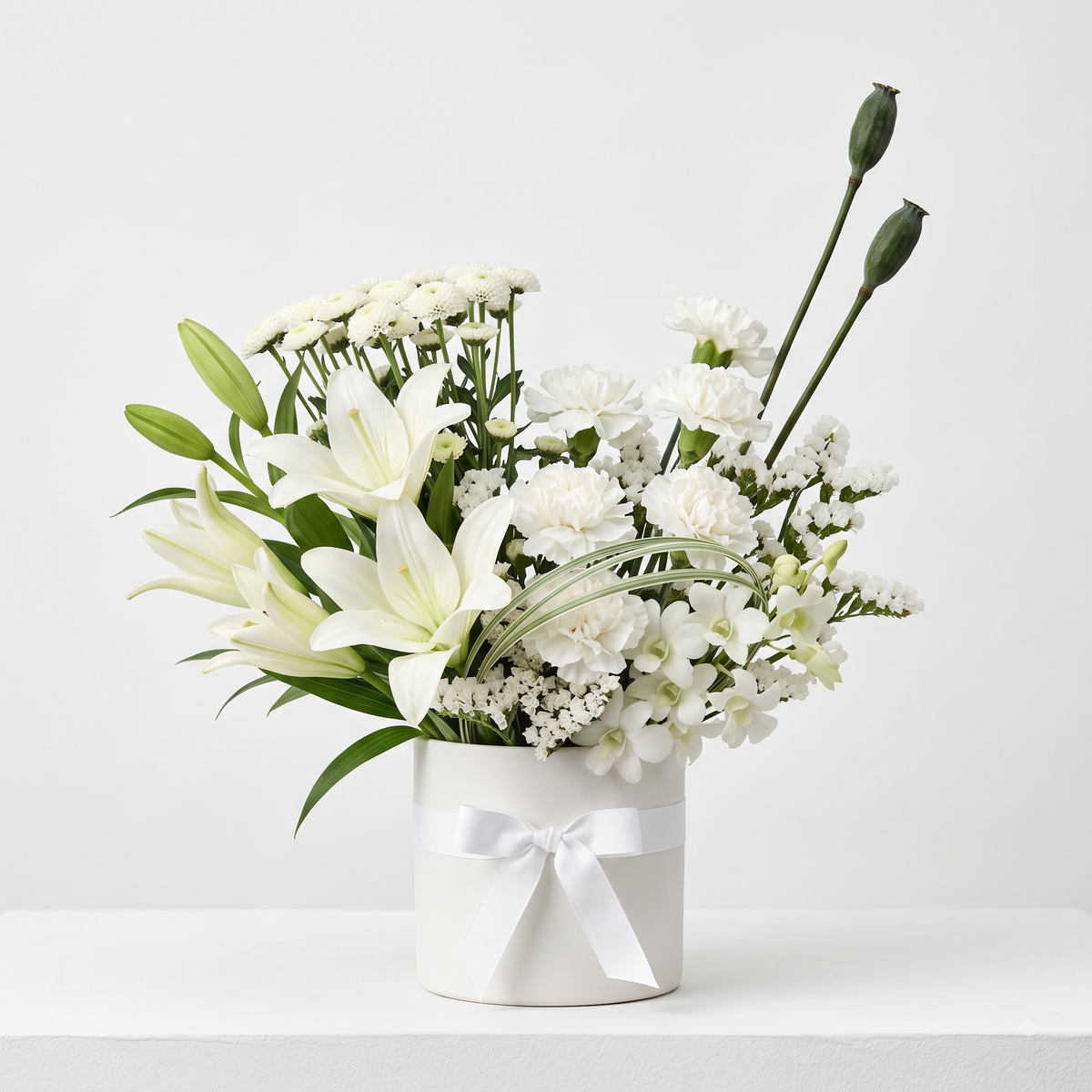 Luxury Pure White Lily and Carnation Flowers Bouquet